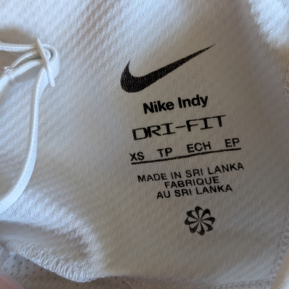 2/$20 Nike Women's White Sports Bra XS - Picture 3 of 3